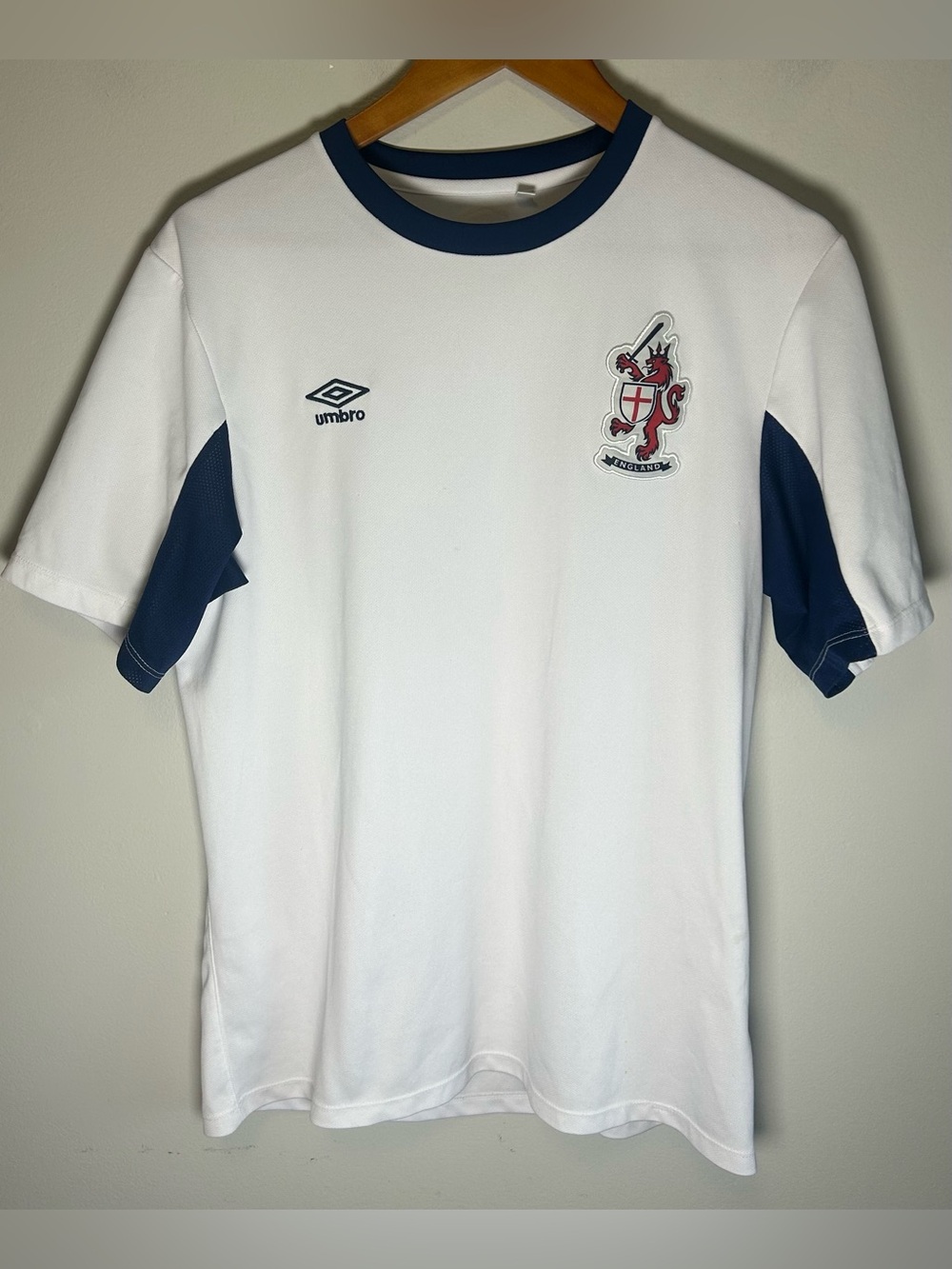 Vintage Umbro England National Team Soccer Shirt Mens M Lions Crest 2002 FIFA WC